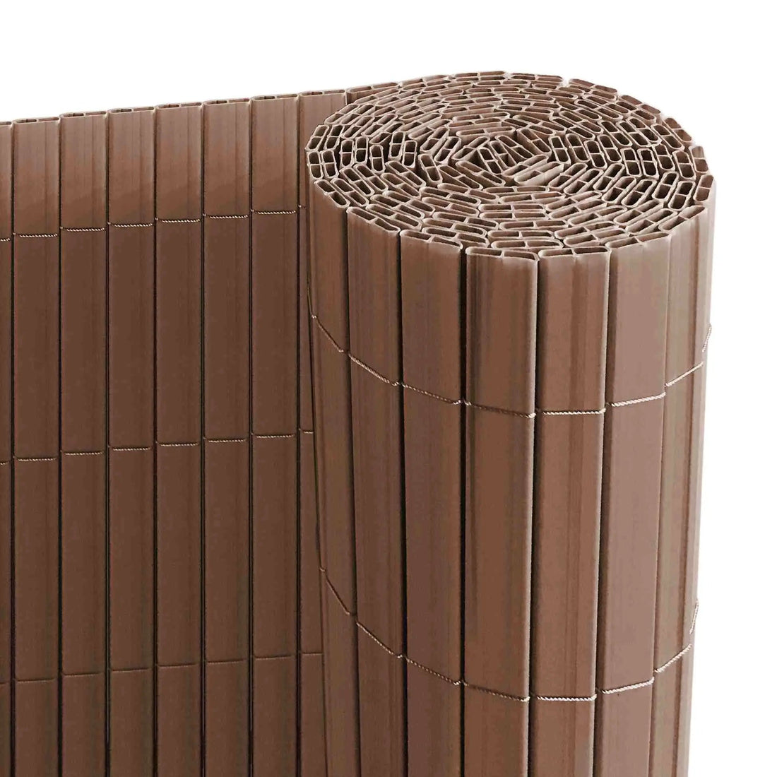 PVC-Sichtschutzmatte Braun an einem Gartenzaun